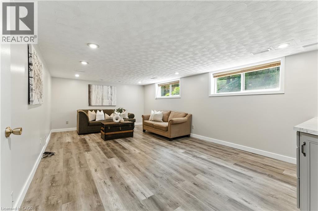 Photo 29 of 33 Shadywood Crescent, Kitchener ON