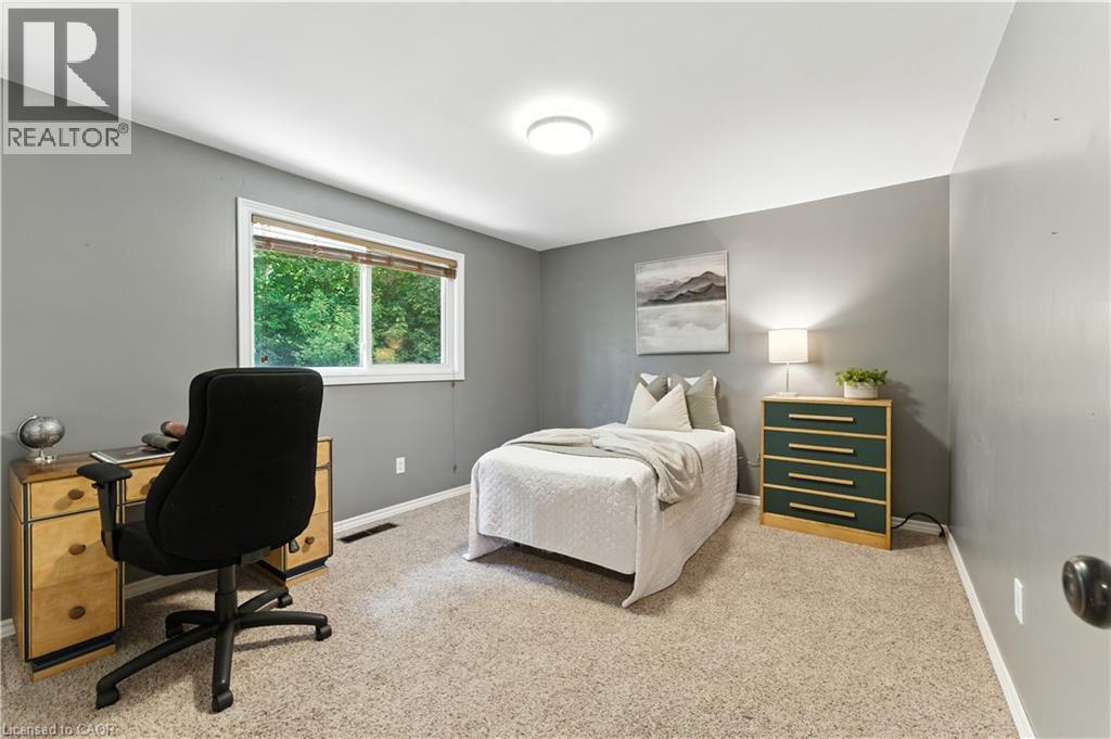 Photo 22 of 33 Shadywood Crescent, Kitchener ON