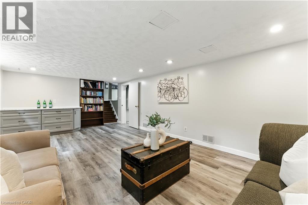 Photo 31 of 33 Shadywood Crescent, Kitchener ON