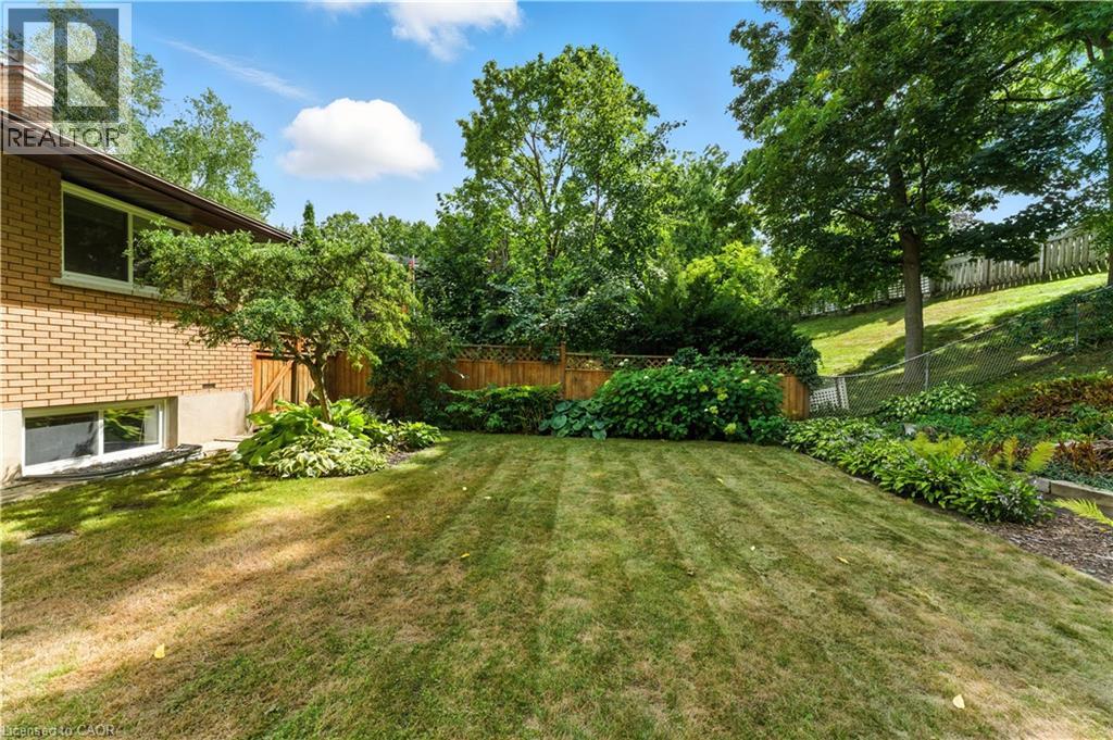 Photo 39 of 33 Shadywood Crescent, Kitchener ON