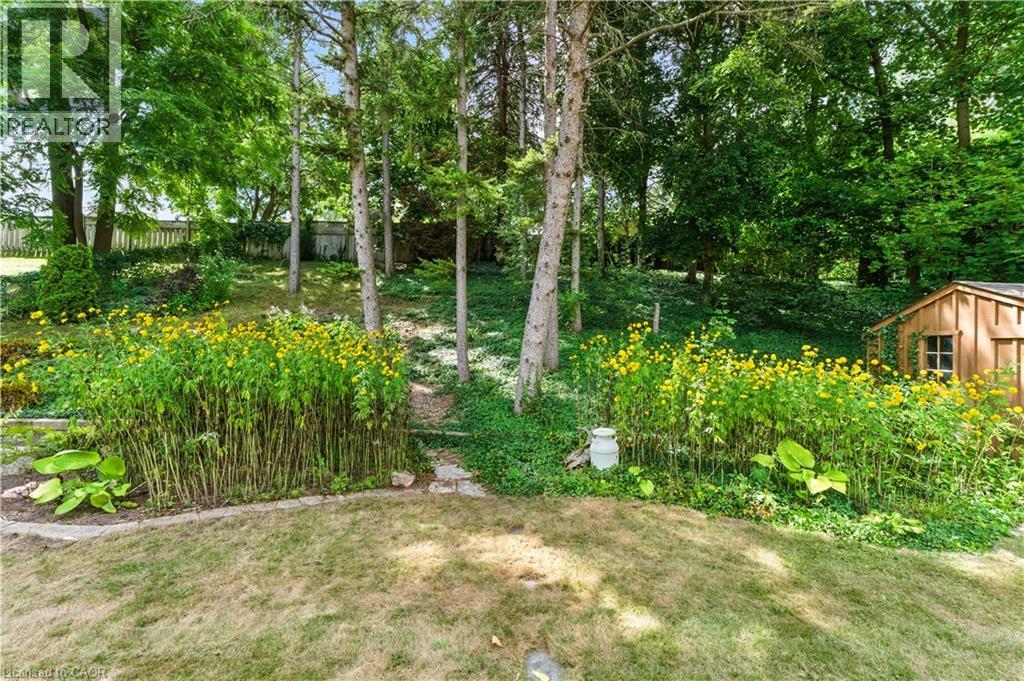 Photo 38 of 33 Shadywood Crescent, Kitchener ON