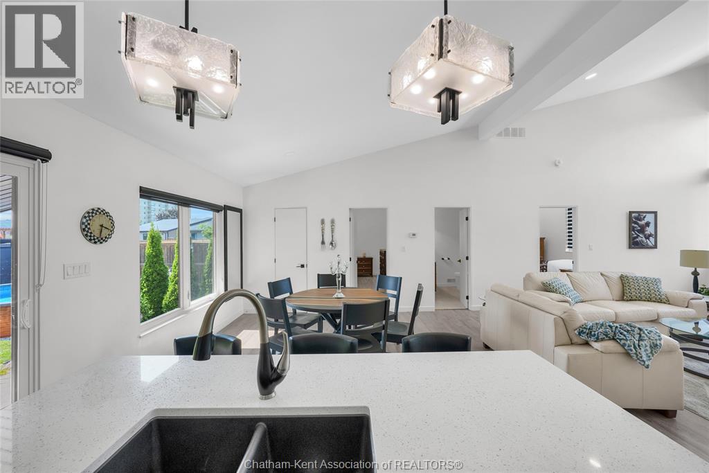 Photo 38 of 190 Merritt Avenue, Chatham ON