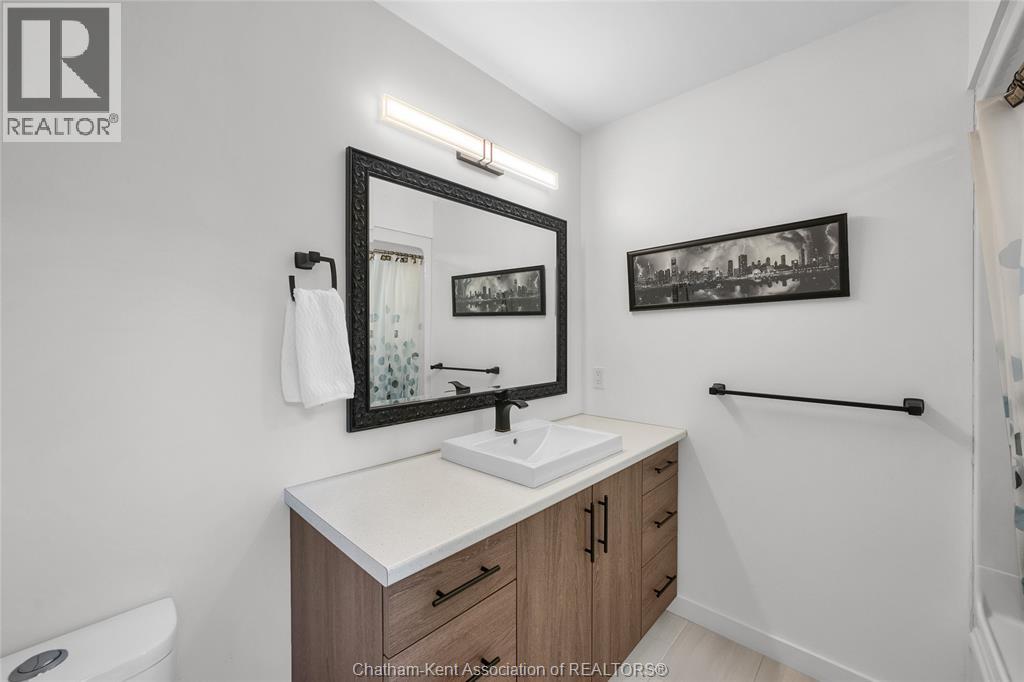 Photo 48 of 190 Merritt Avenue, Chatham ON