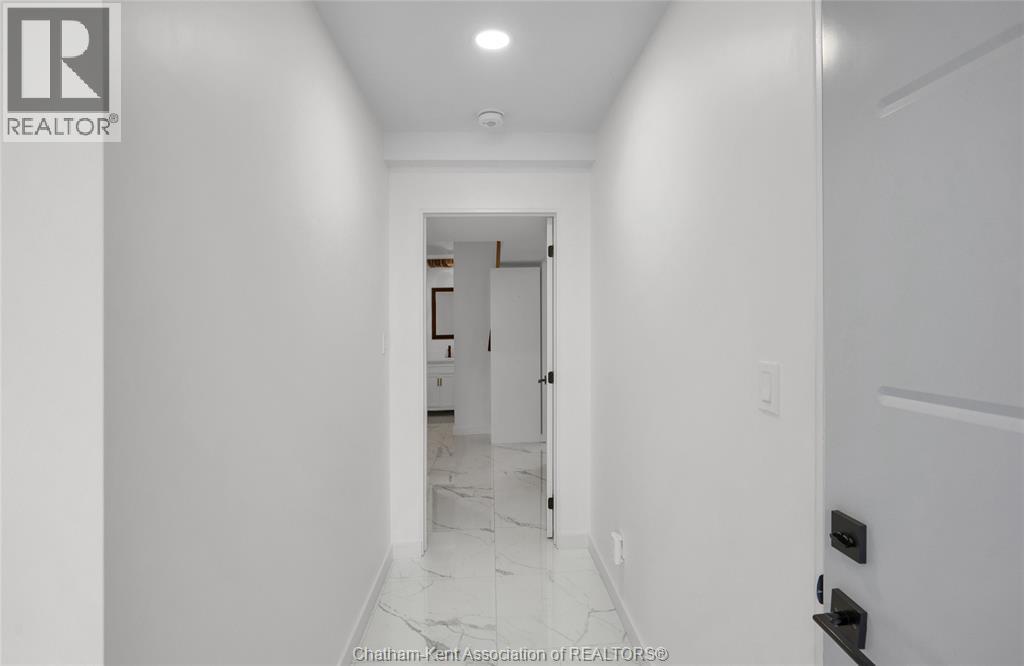Photo 26 of 190 Merritt Avenue, Chatham ON