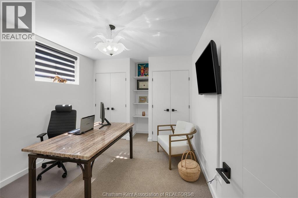 Photo 29 of 190 Merritt Avenue, Chatham ON