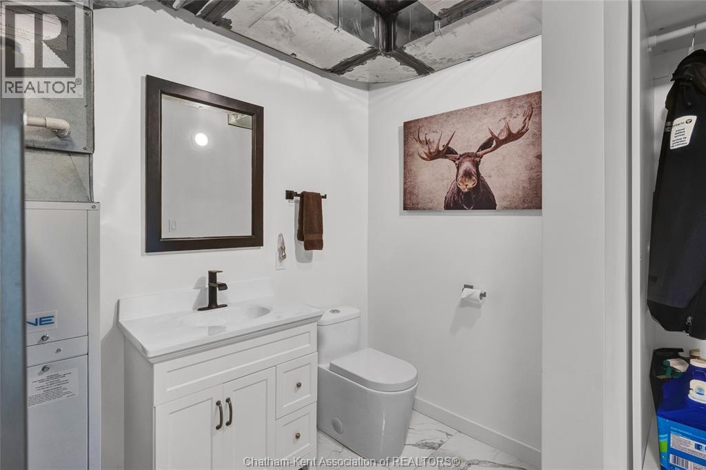 Photo 40 of 190 Merritt Avenue, Chatham ON