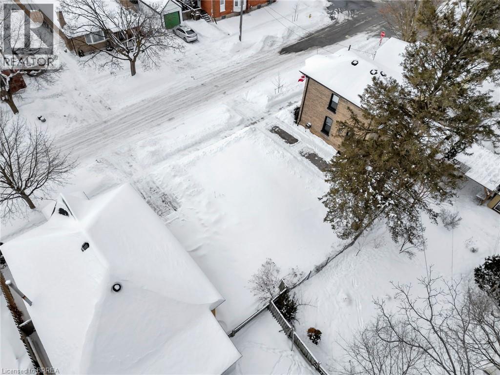 Photo 11 of 108 Oak Street, Brantford ON