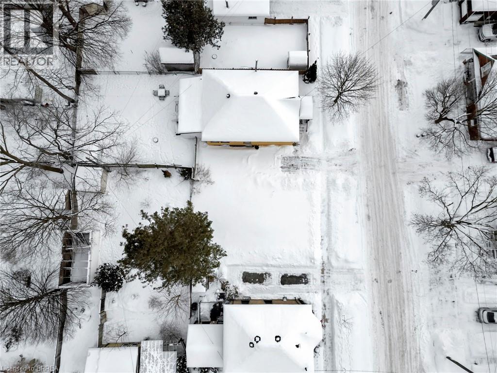 Photo 10 of 108 Oak Street, Brantford ON