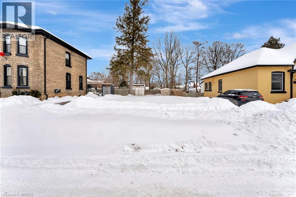 Photo 7 of 108 Oak Street, Brantford ON