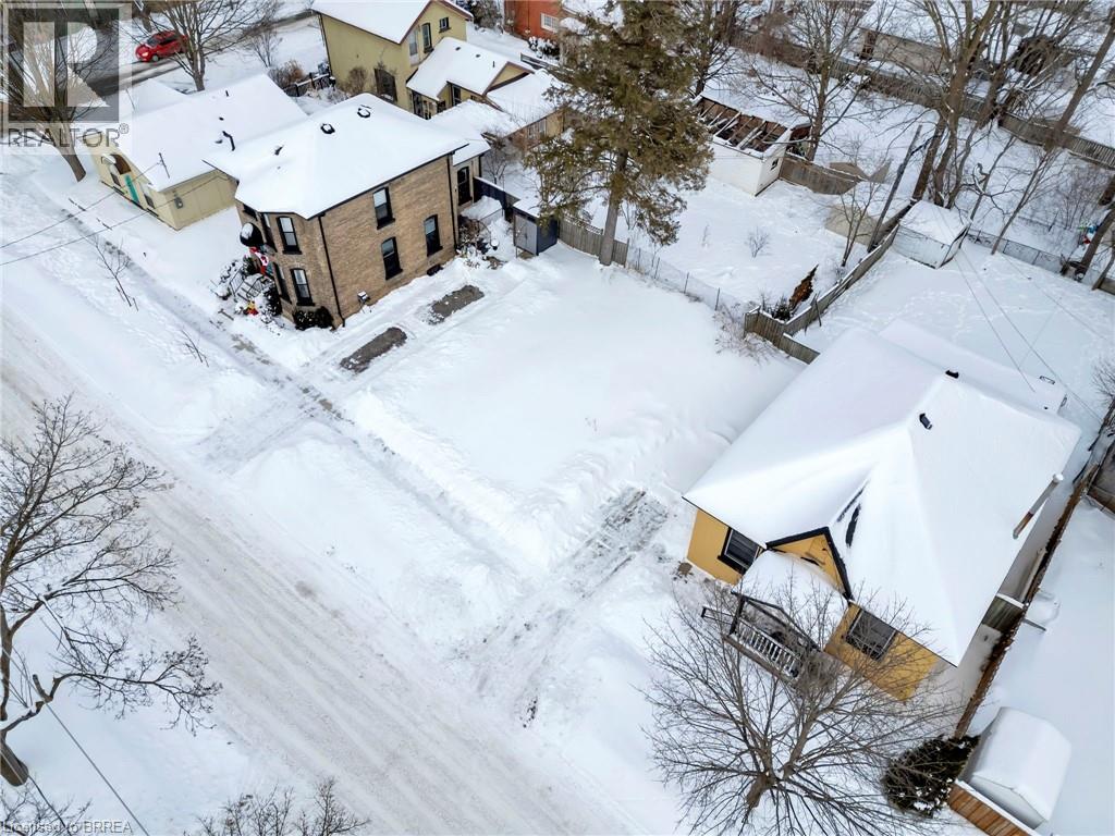 Photo 4 of 108 Oak Street, Brantford ON