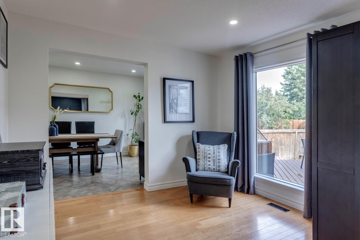 Photo 5 of 9825 183 St Nw Nw, Edmonton AB