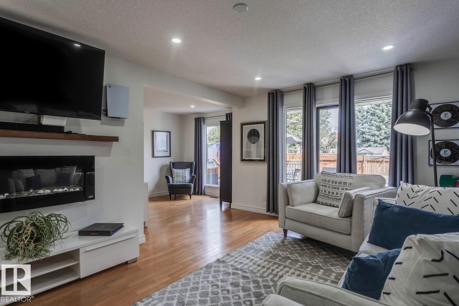 Photo 28 of 9825 183 St Nw Nw, Edmonton AB