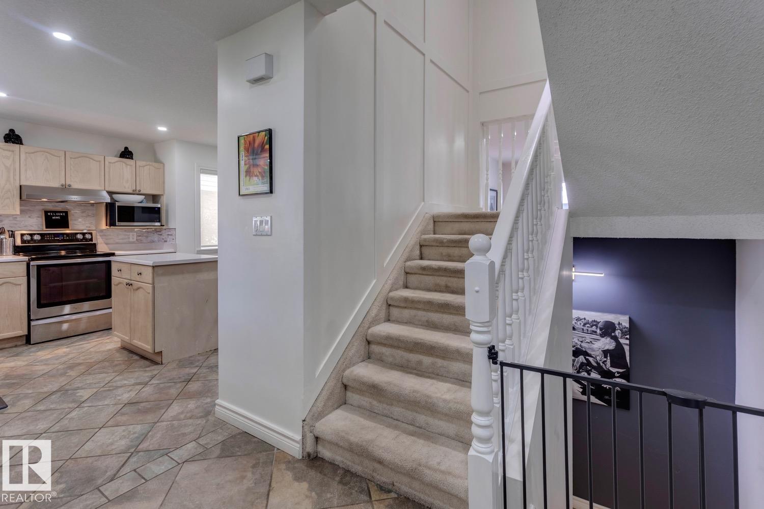 Photo 20 of 9825 183 St Nw Nw, Edmonton AB