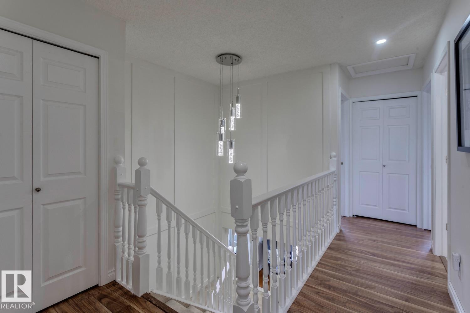 Photo 8 of 9825 183 St Nw Nw, Edmonton AB