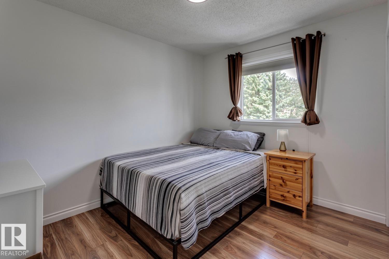 Photo 23 of 9825 183 St Nw Nw, Edmonton AB