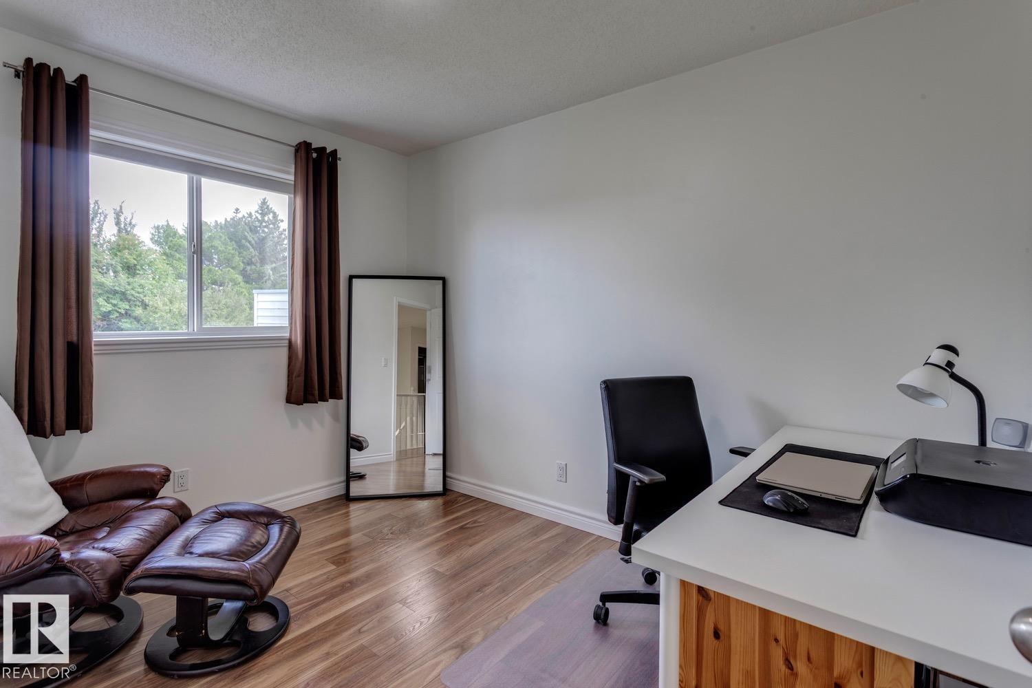 Photo 3 of 9825 183 St Nw Nw, Edmonton AB