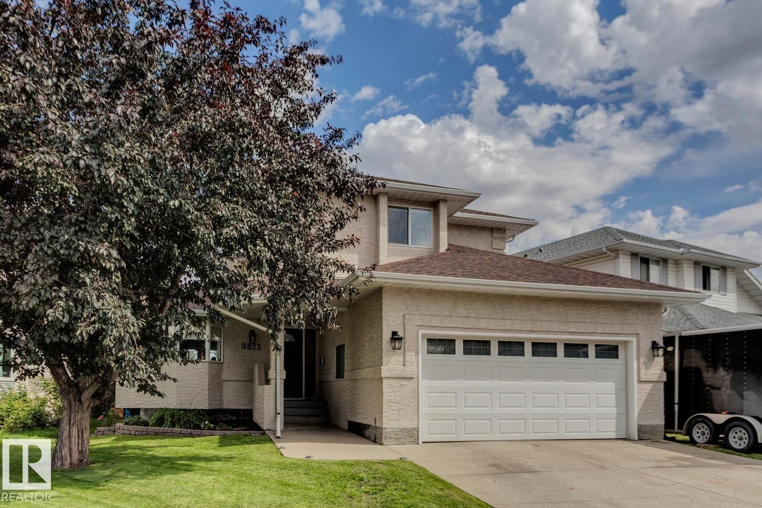 Photo 4 of 9825 183 St Nw Nw, Edmonton AB