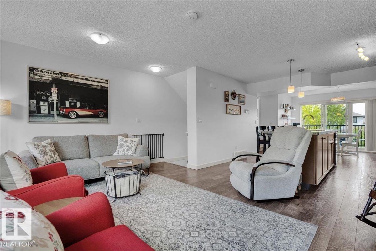 Photo 18 of 1628 33 A St Nw, Edmonton AB