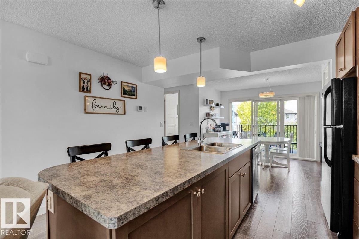 Photo 20 of 1628 33 A St Nw, Edmonton AB