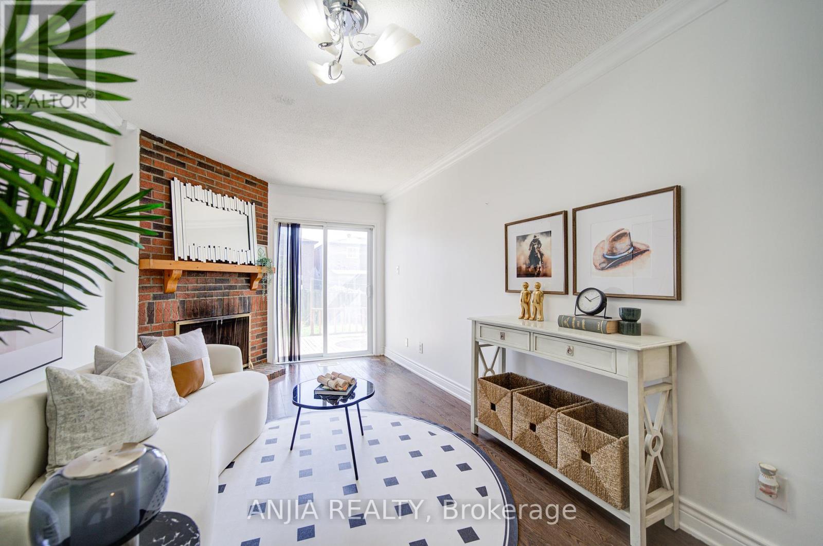 Photo 23 of 19 Dunbar Crescent, Markham ON