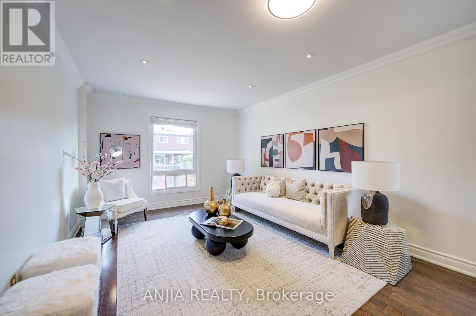 Photo 16 of 19 Dunbar Crescent, Markham ON