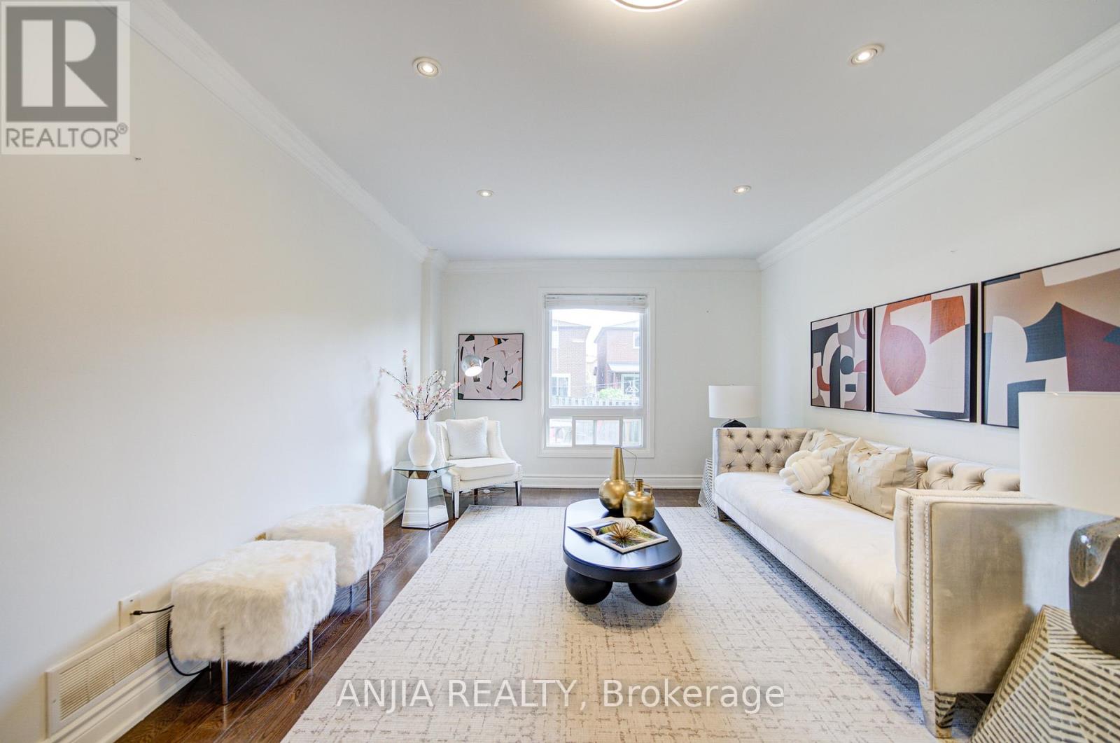Photo 17 of 19 Dunbar Crescent, Markham ON