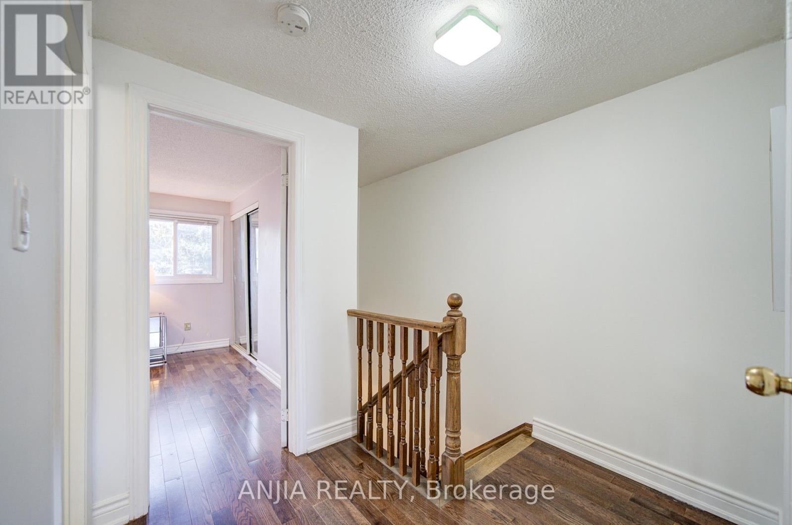 Photo 27 of 19 Dunbar Crescent, Markham ON