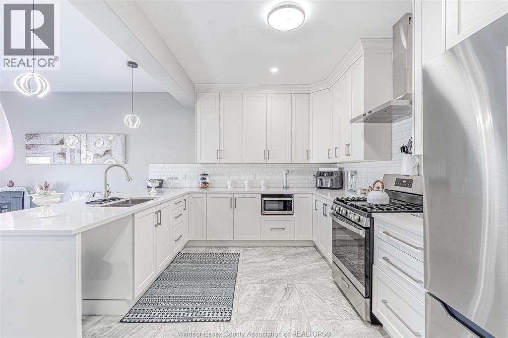 Photo 11 of 133 Churchill Park, Chatham ON