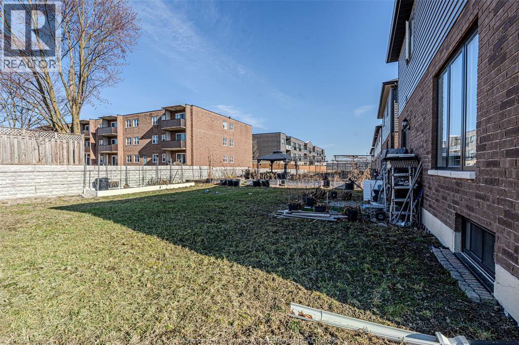 Photo 27 of 133 Churchill Park, Chatham ON