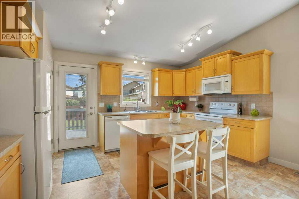 Photo 13 of 40 Bowman Circle, Sylvan Lake AB