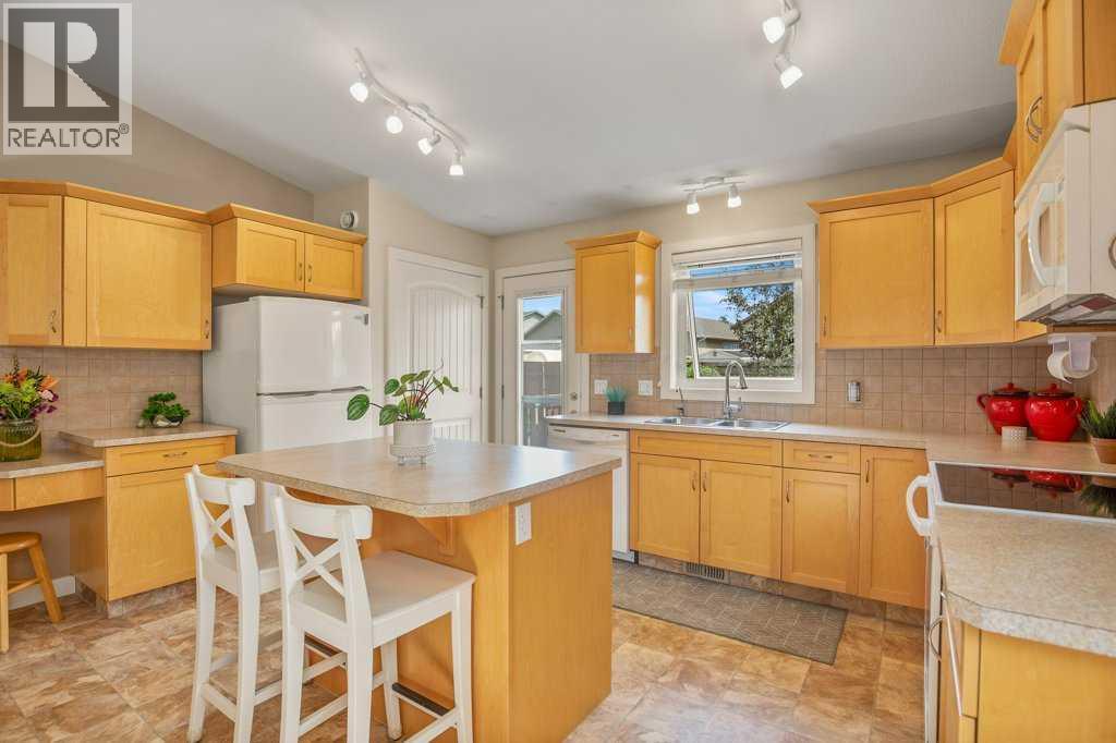 Photo 16 of 40 Bowman Circle, Sylvan Lake AB