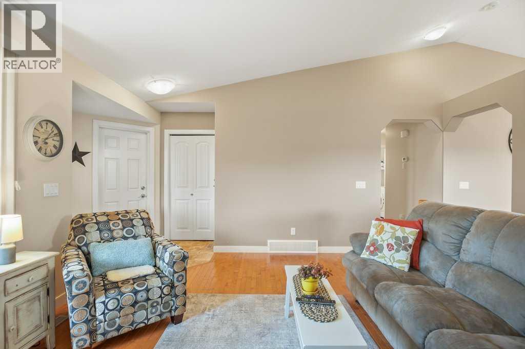 Photo 12 of 40 Bowman Circle, Sylvan Lake AB