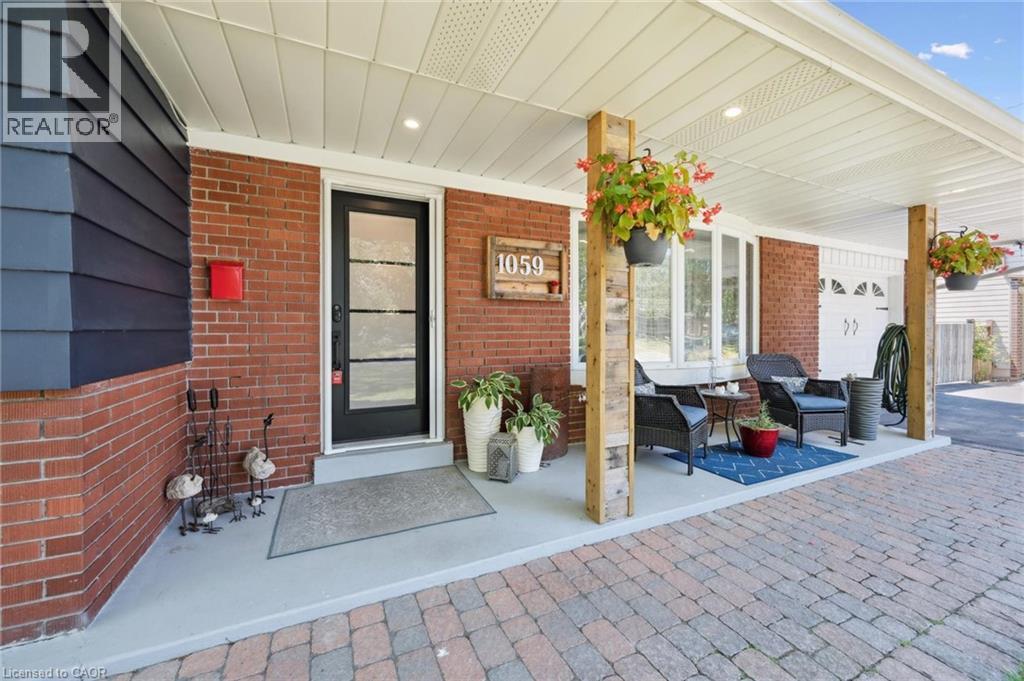 Photo 2 of 1059 Marley Crescent, Burlington ON