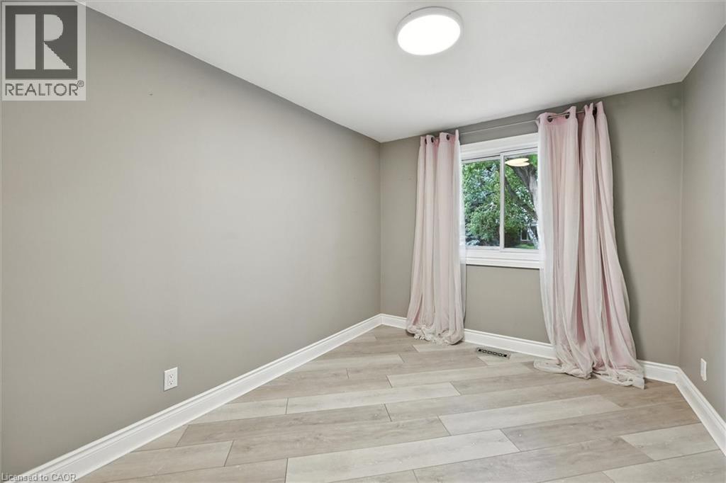 Photo 24 of 1059 Marley Crescent, Burlington ON