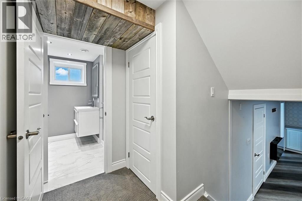 Photo 37 of 1059 Marley Crescent, Burlington ON