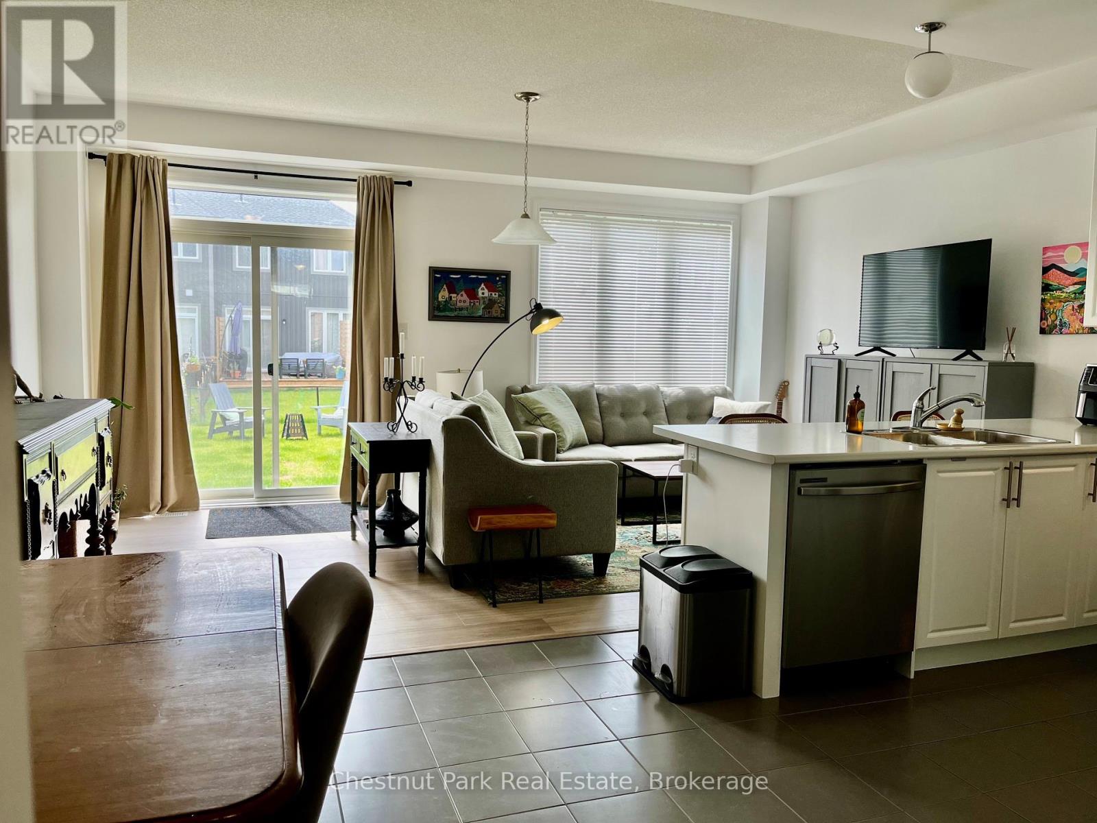 Photo 8 of 26 Albany Street, Collingwood ON