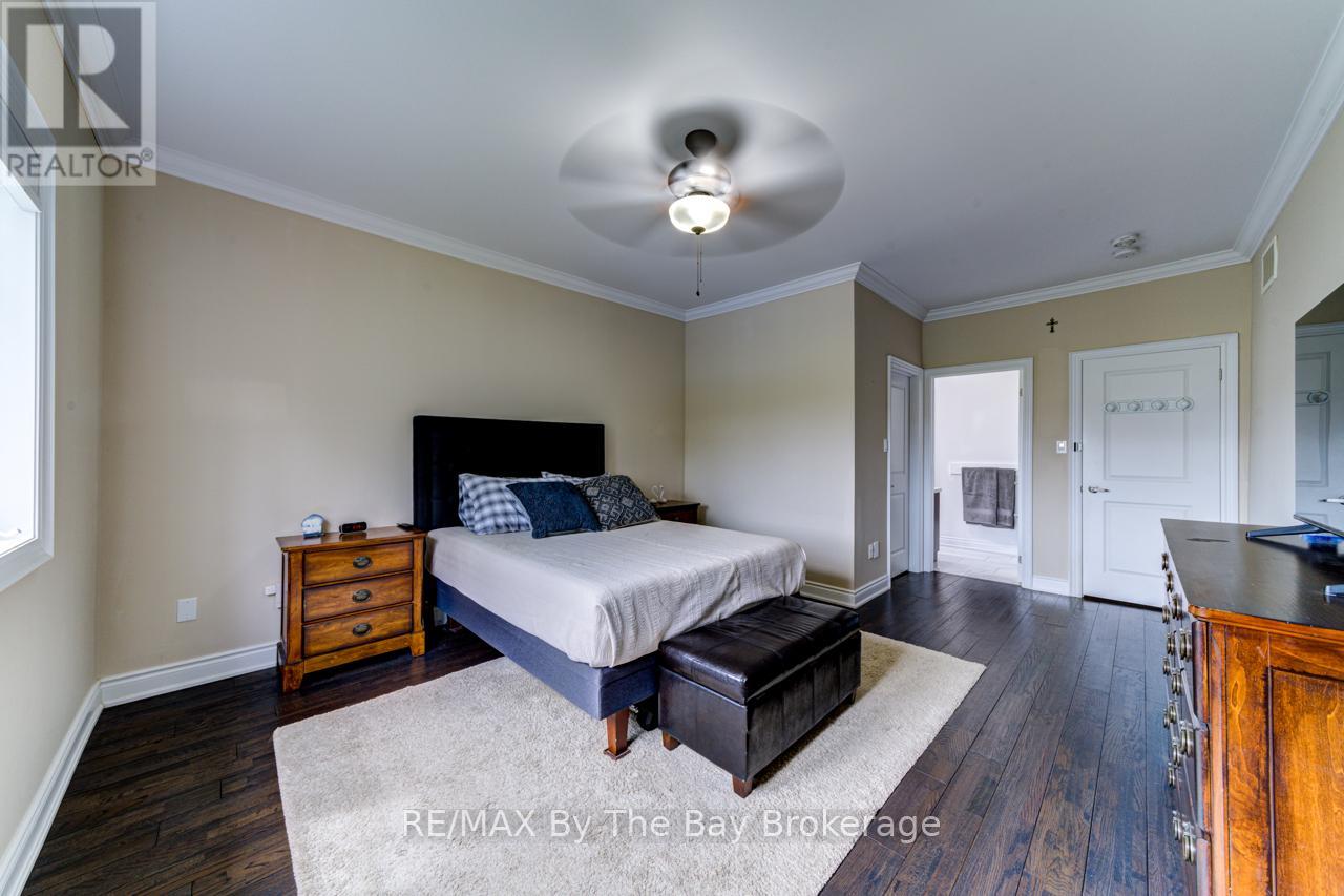 Photo 1 of 287 Robinson Road, Wasaga Beach ON
