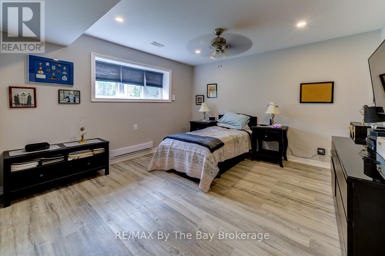 Photo 25 of 287 Robinson Road, Wasaga Beach ON
