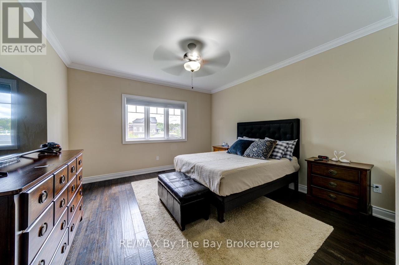 Photo 10 of 287 Robinson Road, Wasaga Beach ON