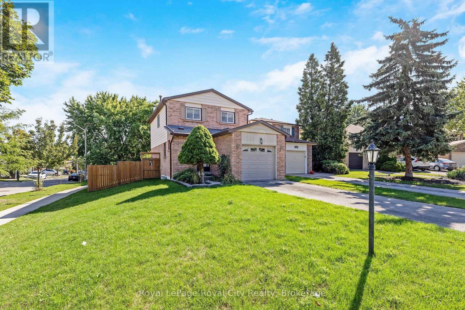 Photo 2 of 5949 Pagosa Court, Mississauga ON