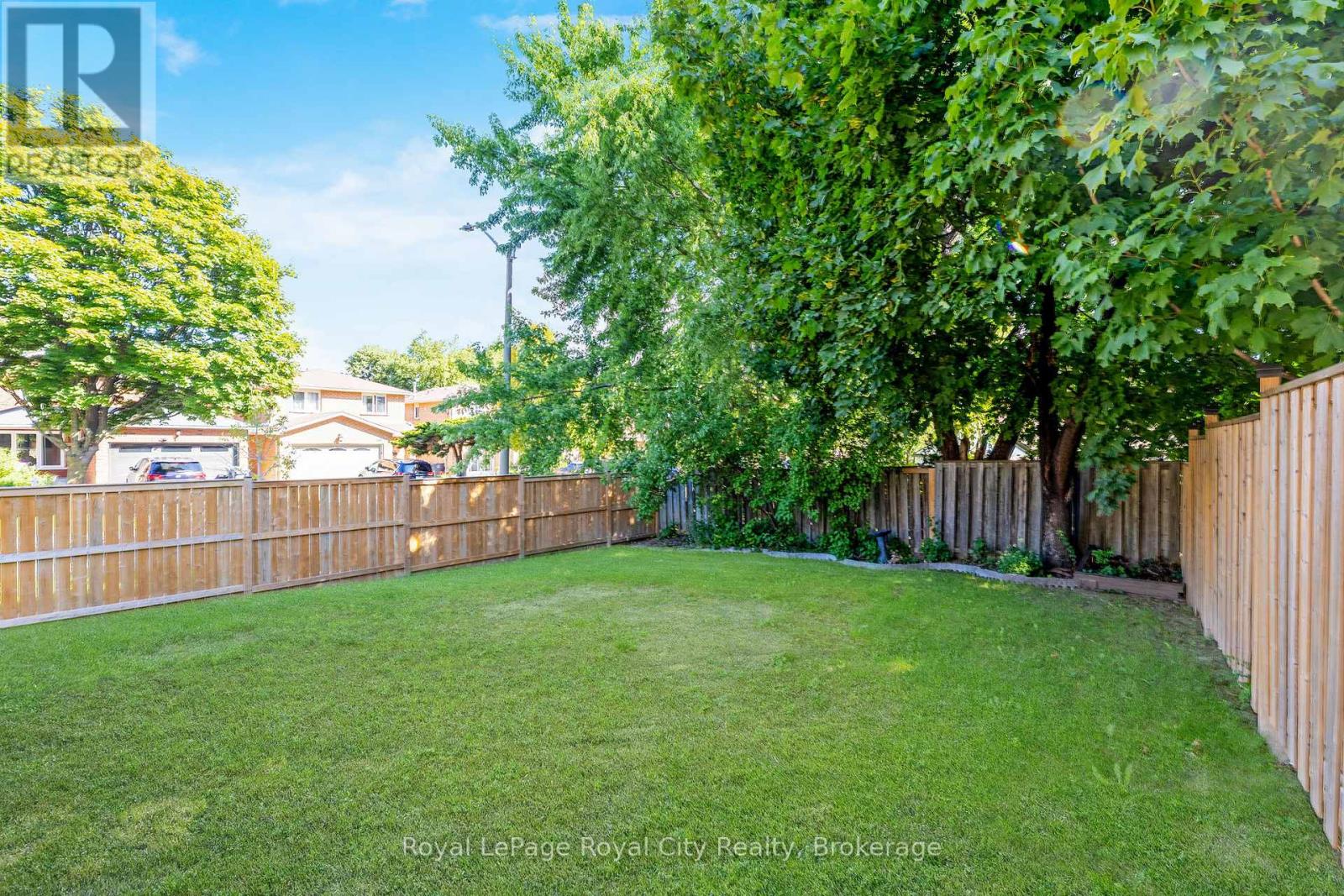Photo 14 of 5949 Pagosa Court, Mississauga ON