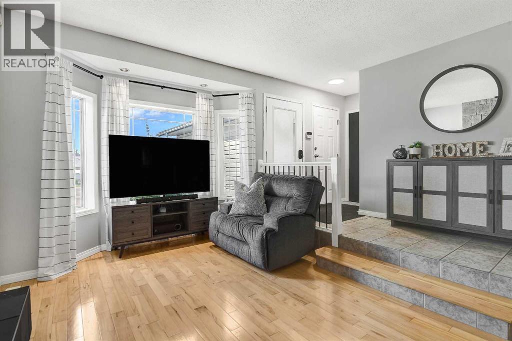 Photo 2 of 10202 114 A Avenue, Grande Prairie AB