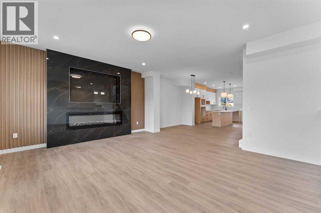 Photo 28 of 129 Heritage Boulevard, Cochrane AB