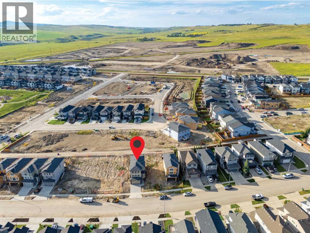 Photo 3 of 129 Heritage Boulevard, Cochrane AB