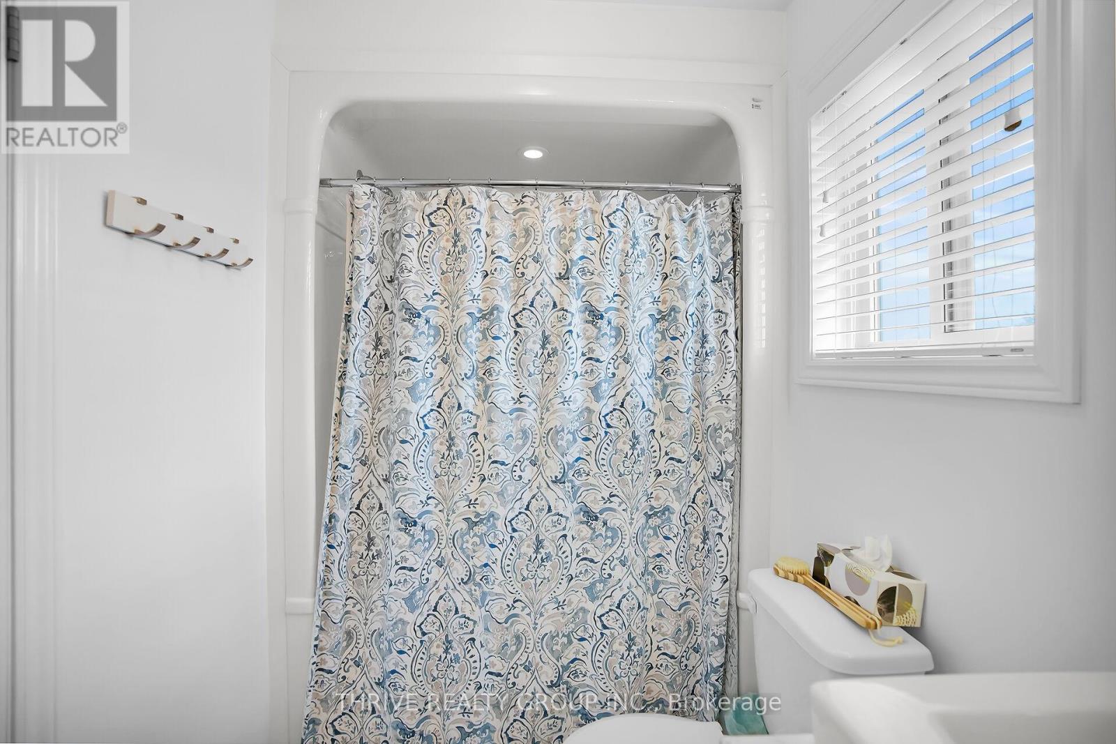 Photo 38 of 34 Blairmont Terrace, St Thomas ON