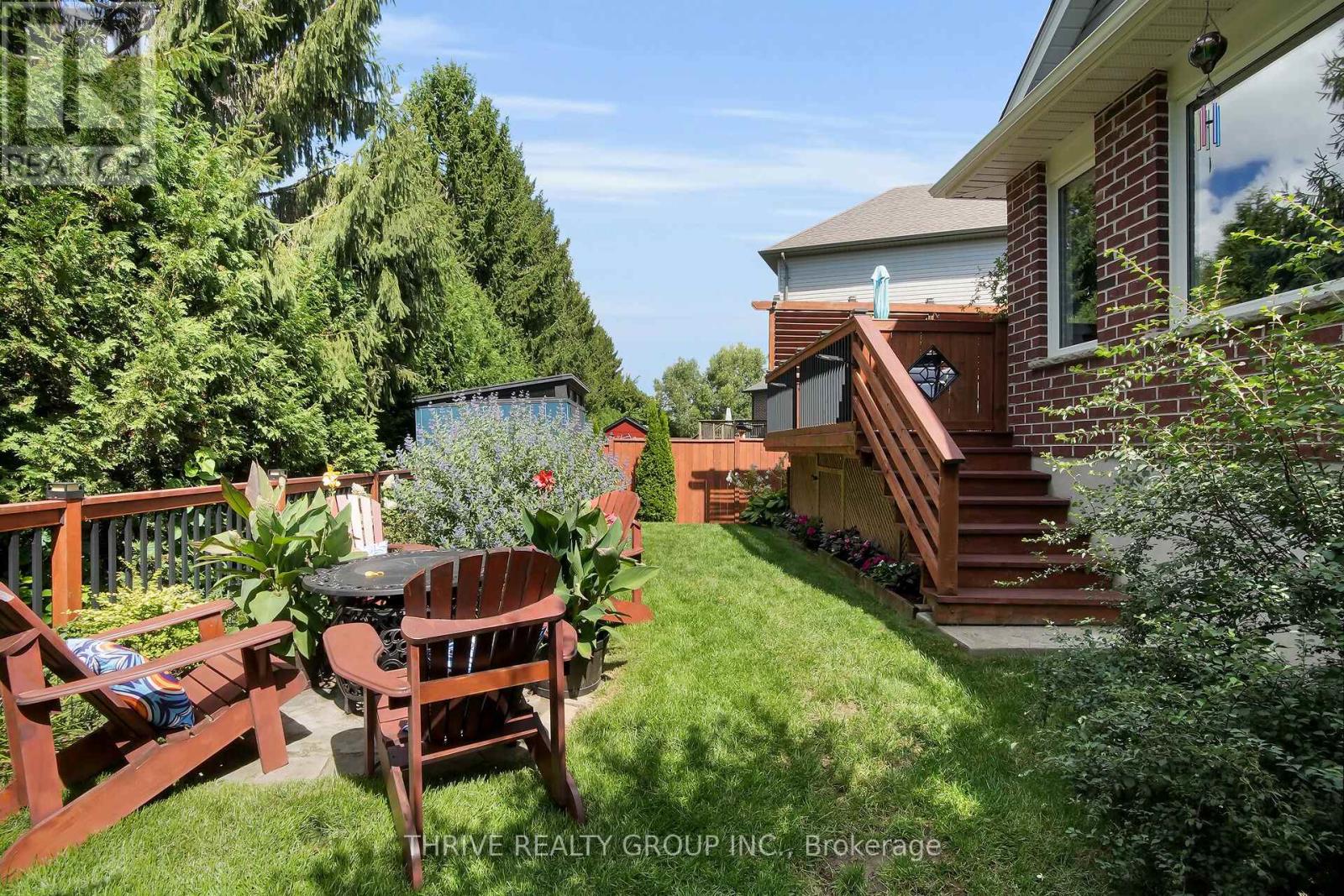 Photo 4 of 34 Blairmont Terrace, St Thomas ON