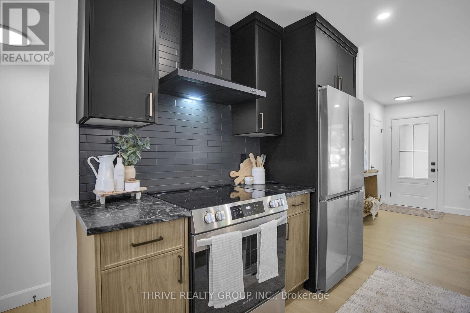 Photo 11 of 553 Viscount Road, London South ON