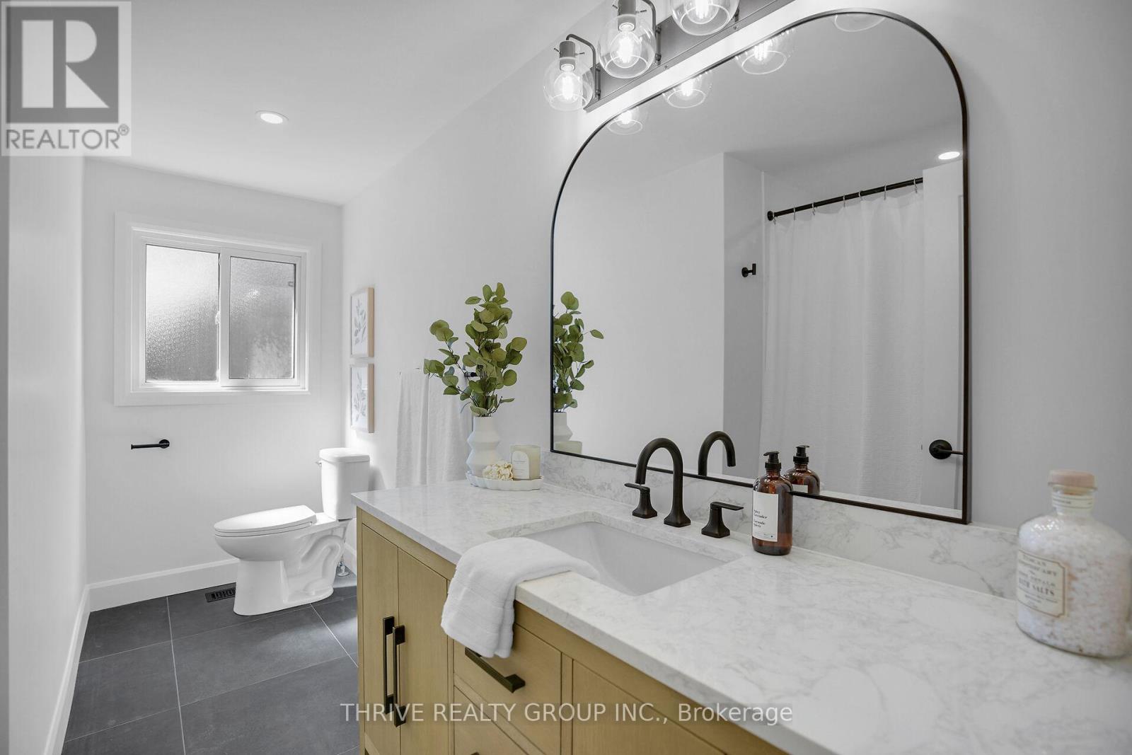 Photo 15 of 553 Viscount Road, London South ON
