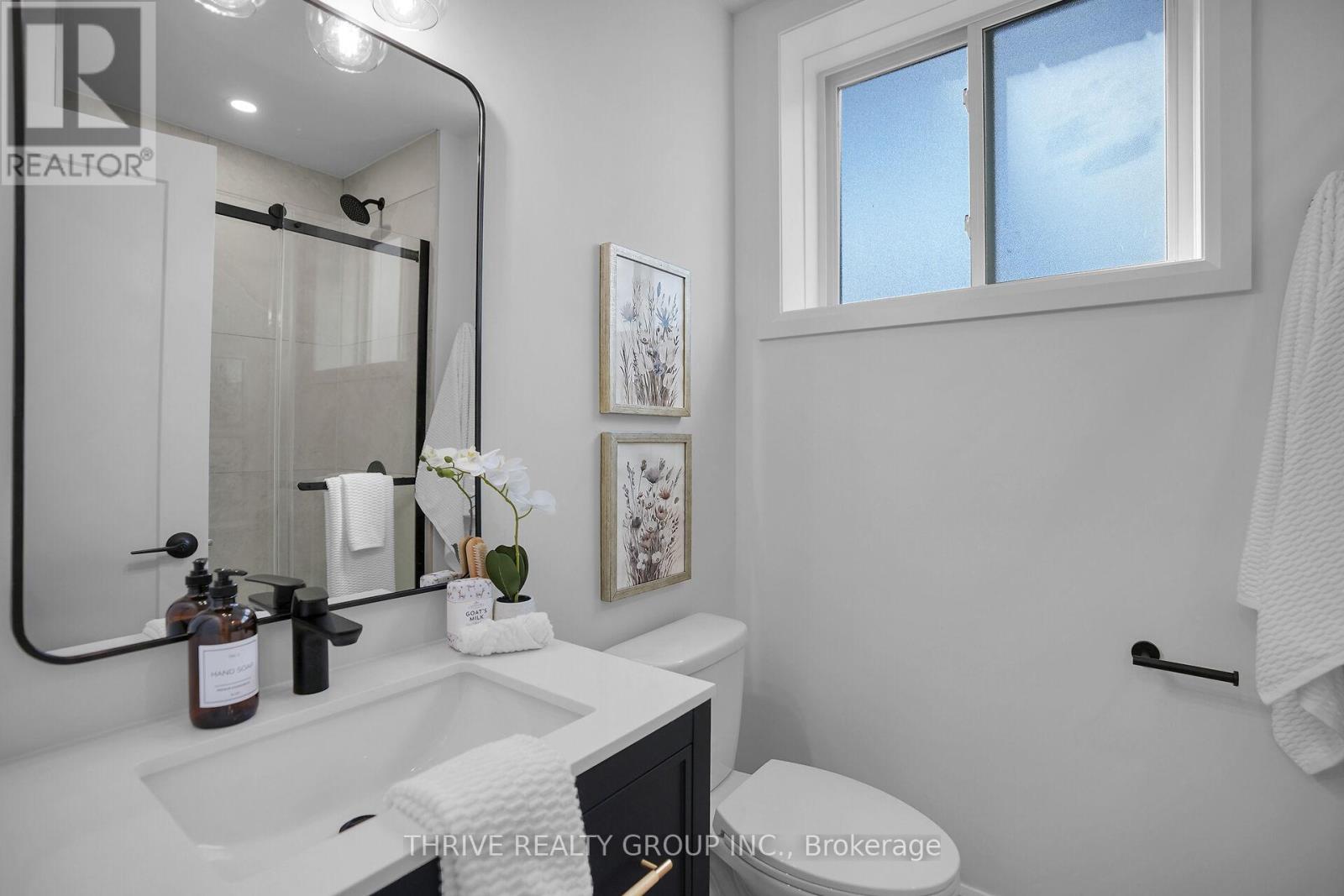 Photo 25 of 553 Viscount Road, London South ON