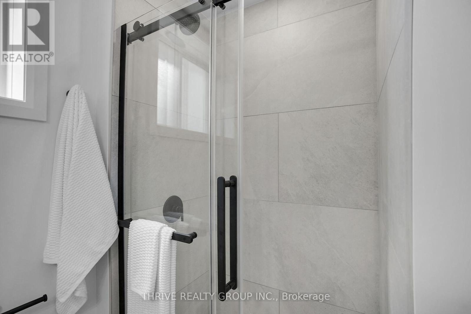 Photo 26 of 553 Viscount Road, London South ON